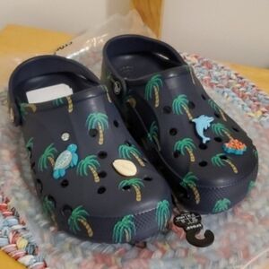 New Crocs Baya Tropical Palm Trees Design, with 4 New Jibbitz, Womens Size 7